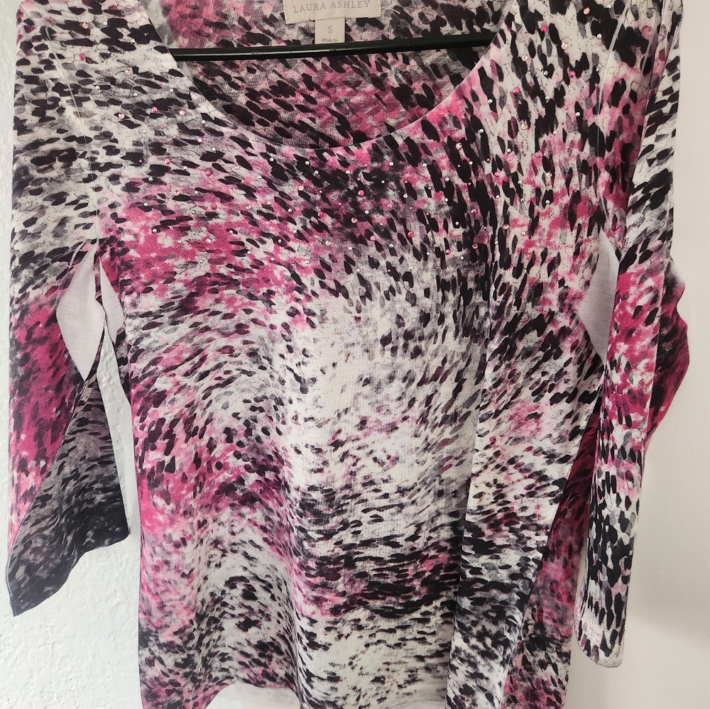 Laura Ashley 3/4 sleeved Top Small